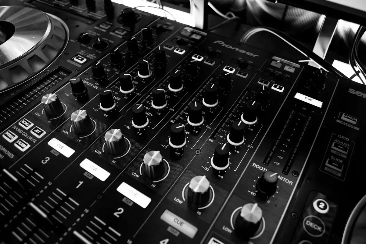 Audio cutter